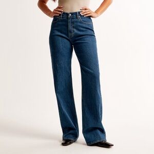 6/28 R Women’s CURVE LOVE Relaxed 90s High Rise A&F